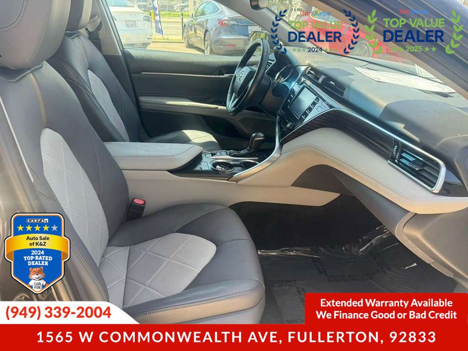 Used 2021 Toyota Camry SE FWD image 6