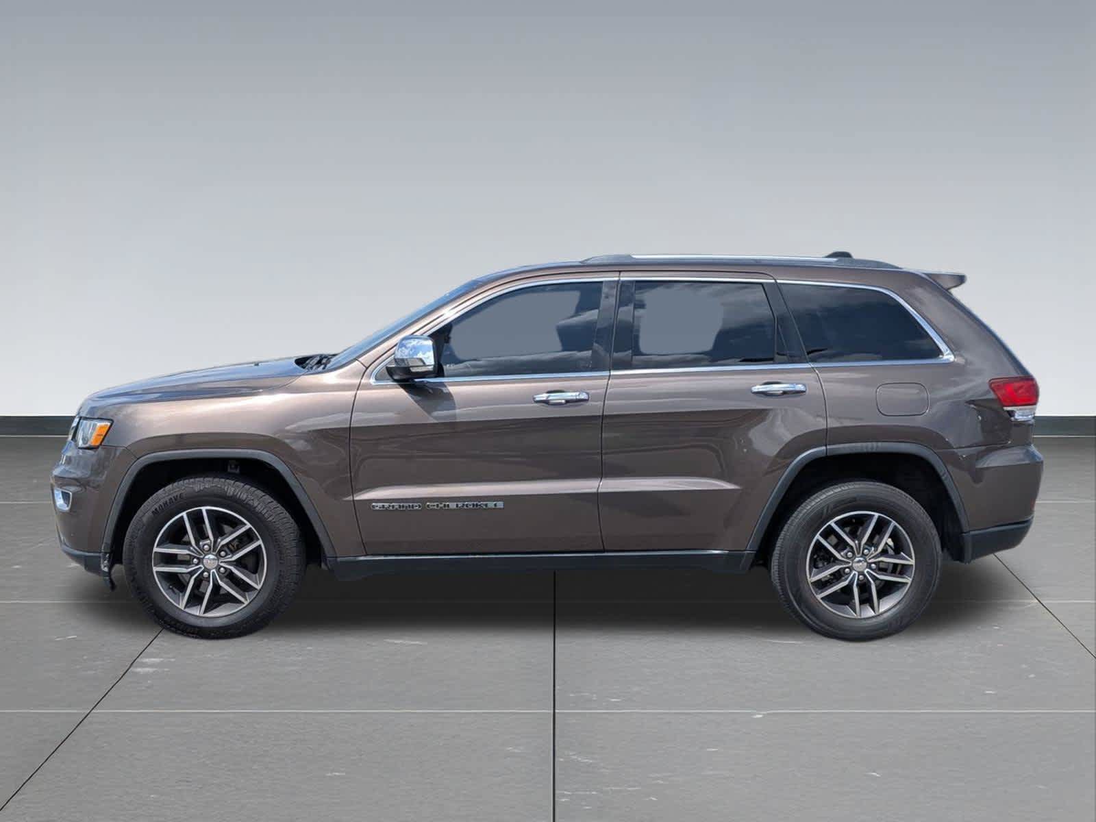 Used 2017 Jeep Grand Cherokee Limited AWD/4WD image 2