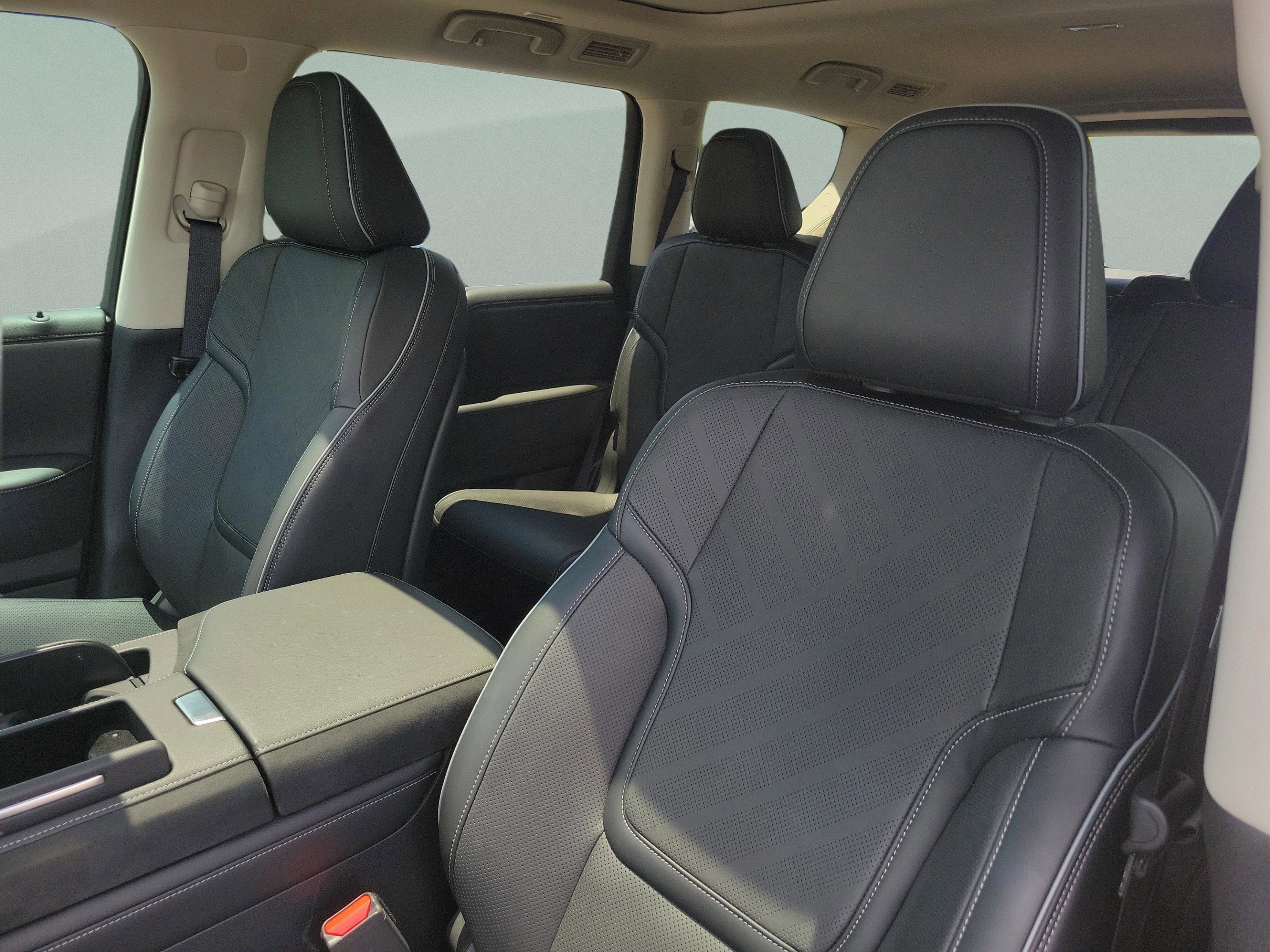 Used 2026 INFINITI QX80 Luxe w/ Cargo Package AWD/4WD image 17