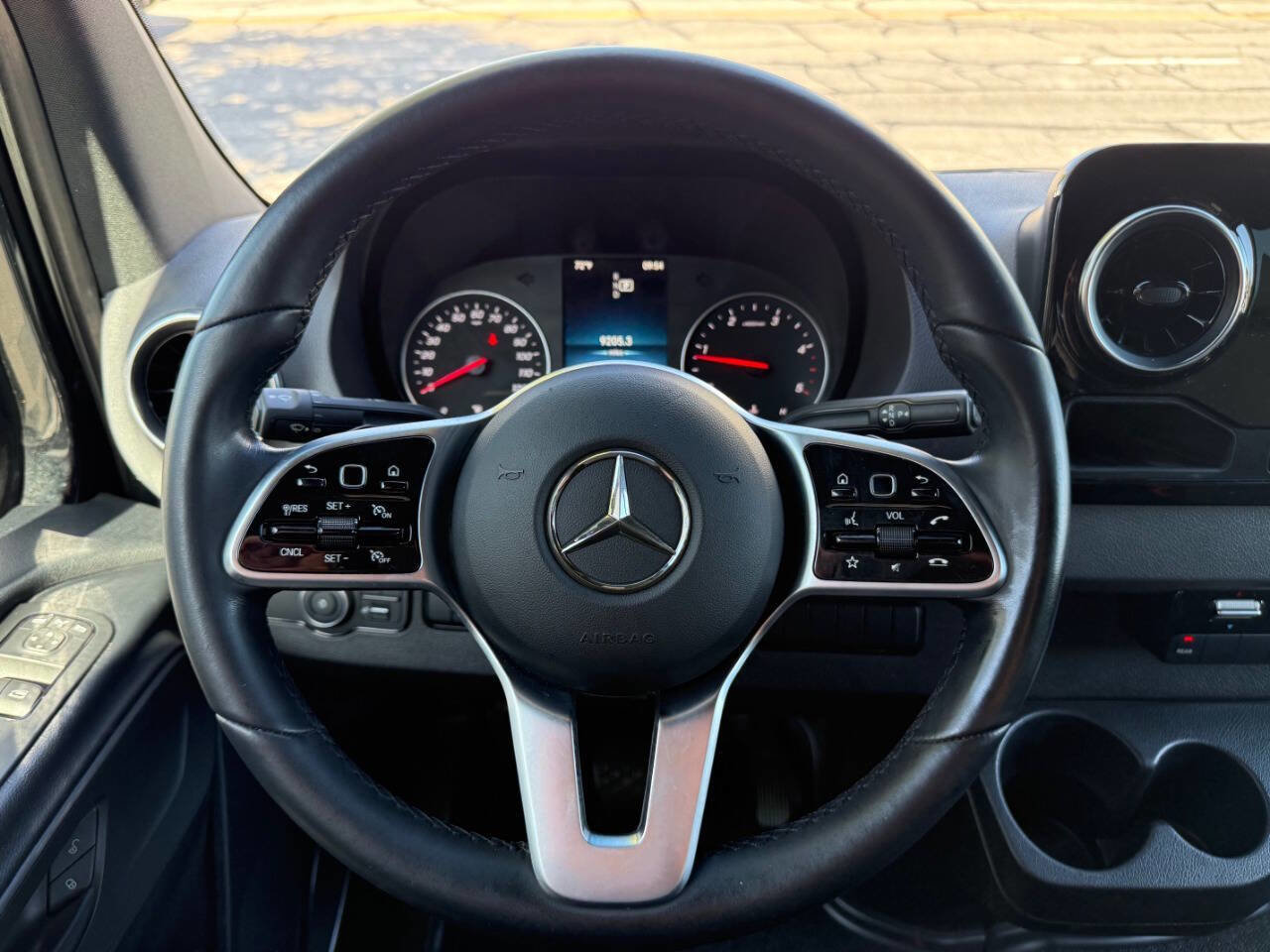Used 2022 Mercedes-Benz Sprinter 2500 image 33