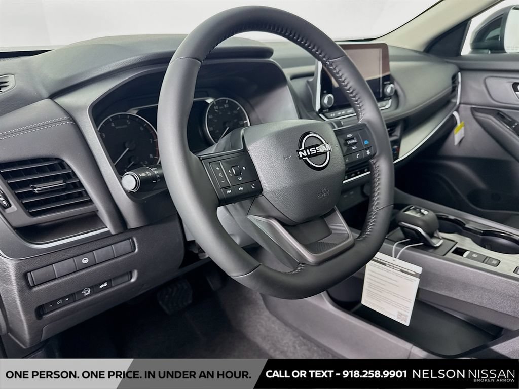 New 2026 Nissan Rogue Dark Armor FWD image 9