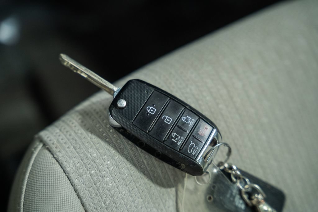 Used 2018 Kia Sedona LX FWD image 38