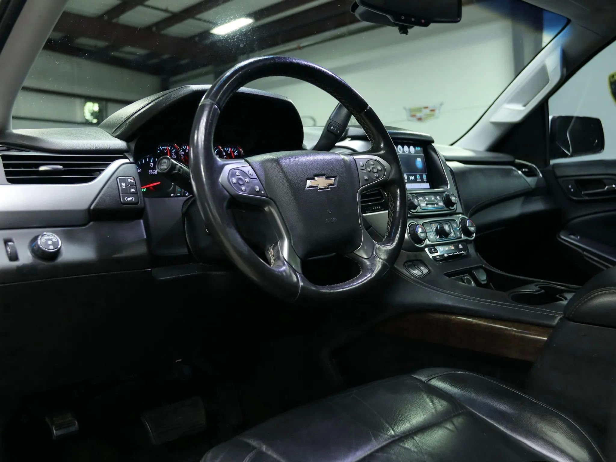 Used 2016 Chevrolet Suburban LT image 18