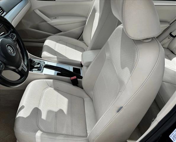 Used 2012 Volkswagen Passat 2.5 SE FWD image 10