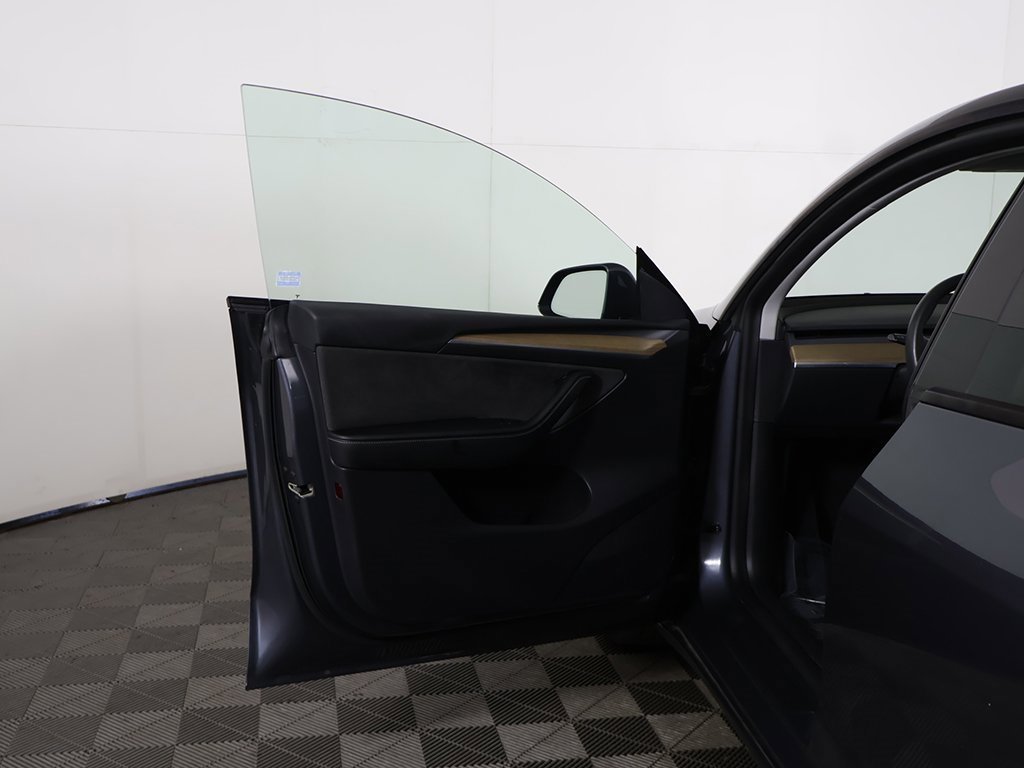 Used 2023 Tesla Model Y Long Range image 21