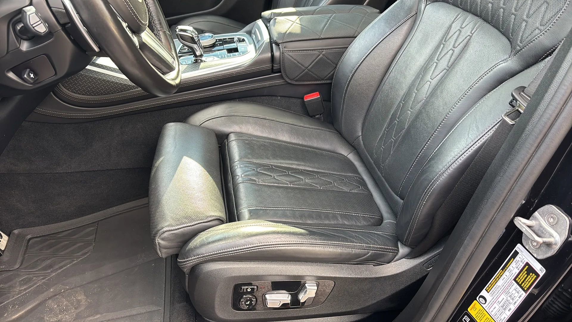 Used 2020 BMW X7 xDrive40i w/ M Sport Package image 14