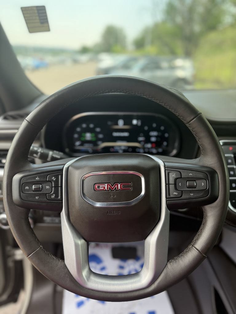 Used 2022 GMC Yukon SLT w/ SLT Luxury Package image 17