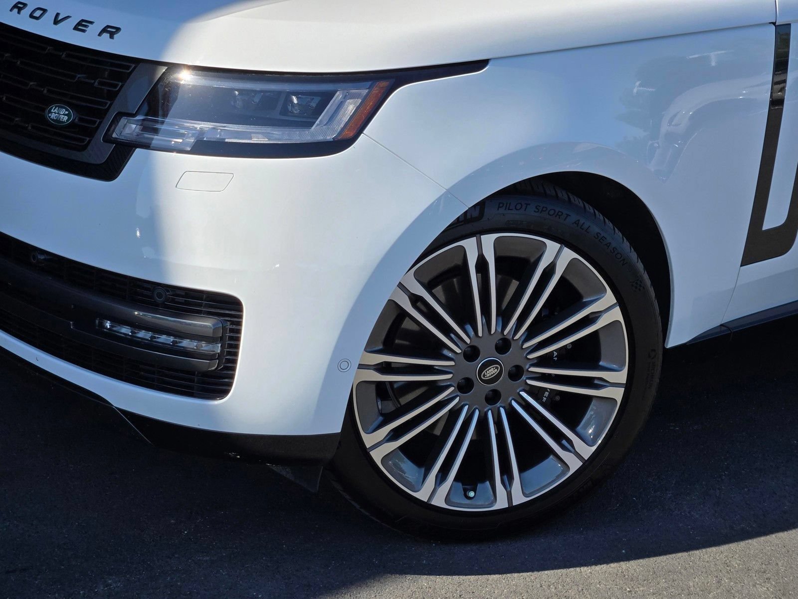 Used 2023 Land Rover Range Rover SE AWD/4WD image 10