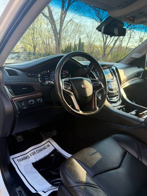 Used 2018 Cadillac Escalade Luxury AWD/4WD image 37
