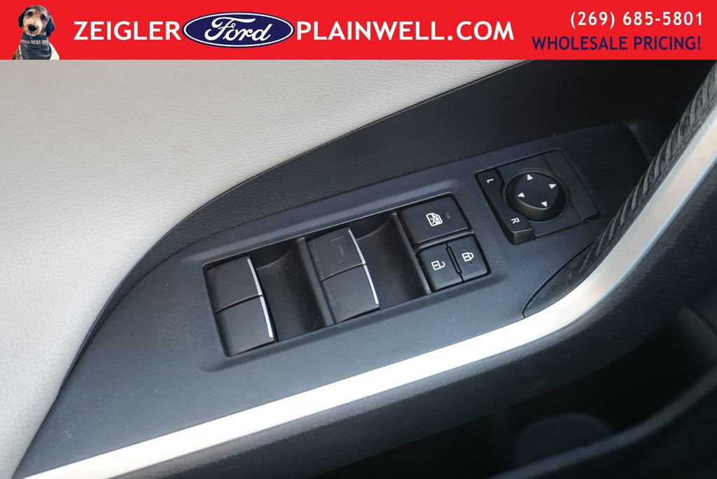 Used 2019 Toyota RAV4 Limited image 27