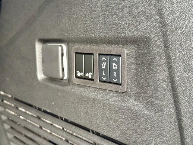 Used 2024 Chevrolet Tahoe LT w/ Luxury Package image 18