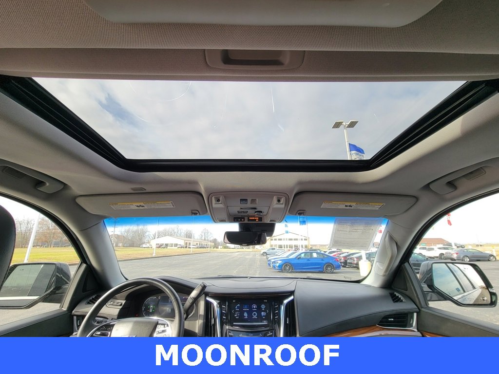 Used 2017 Cadillac Escalade Premium Luxury image 3