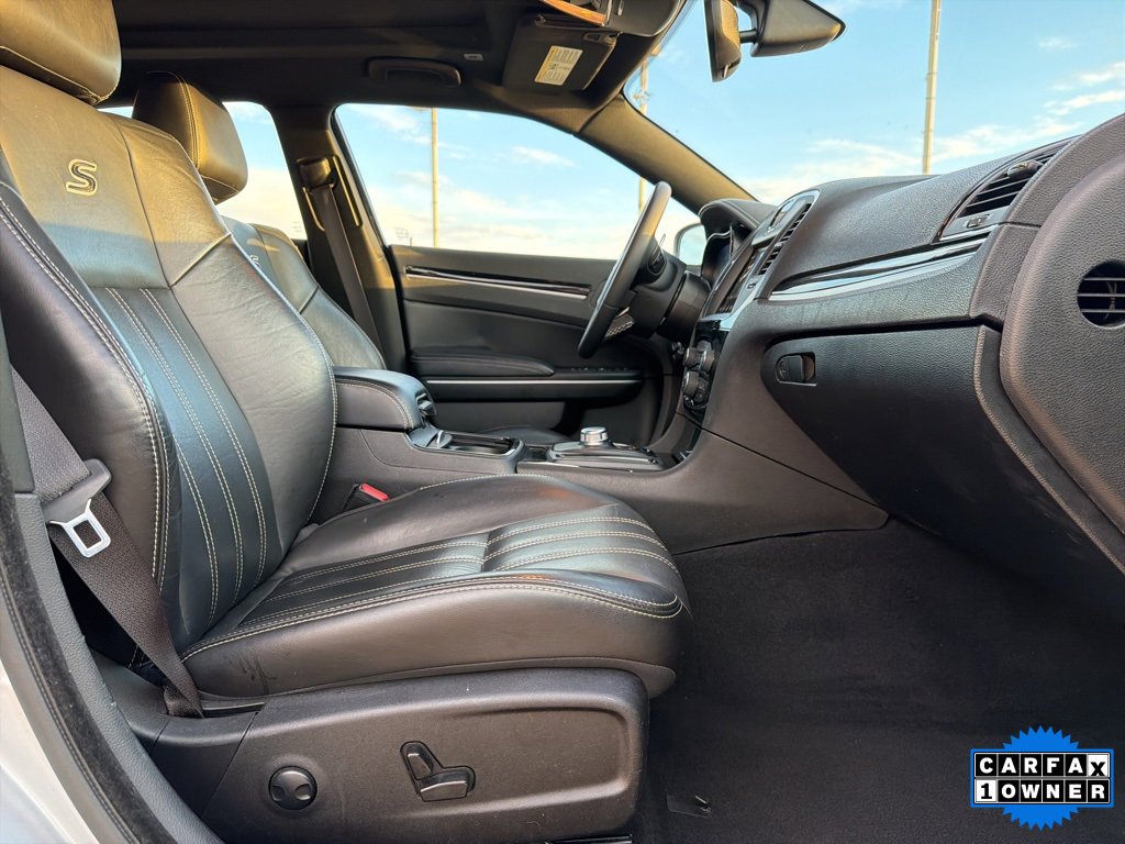 Used 2023 Chrysler 300 S image 16