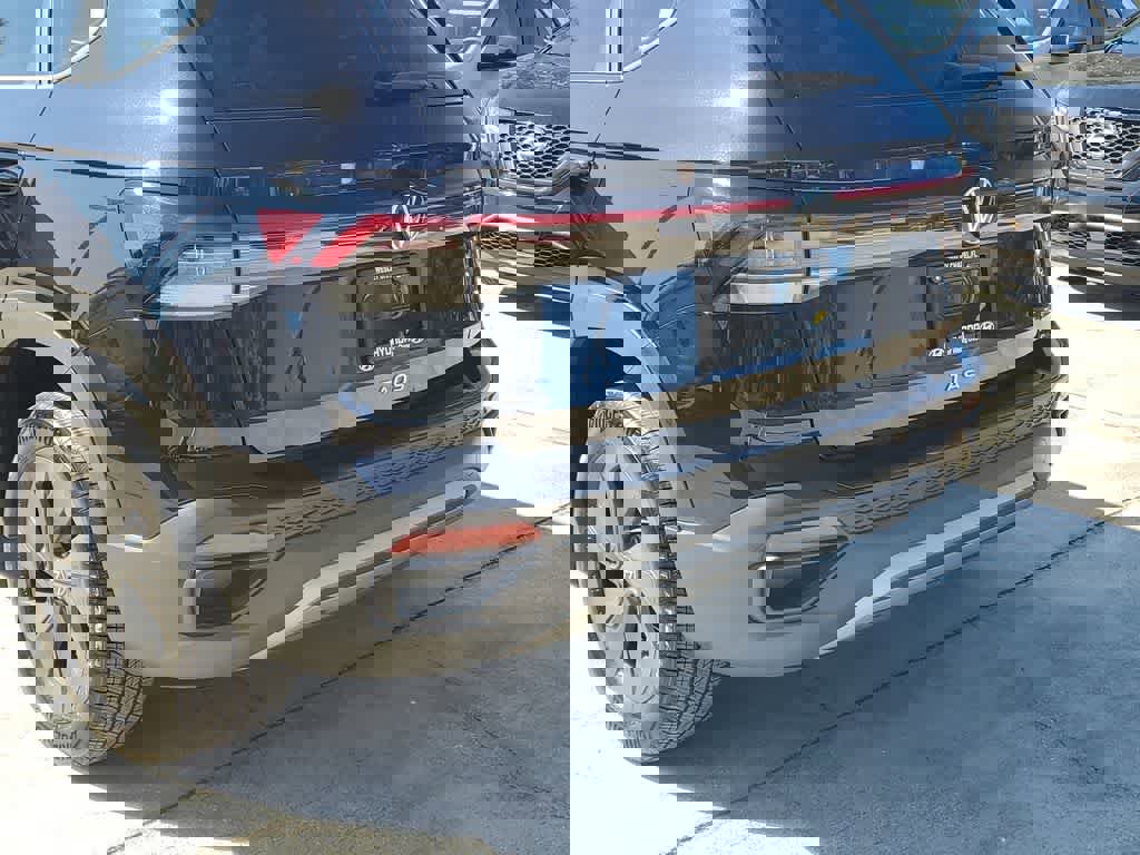 Used 2025 Volkswagen Taos S image 7