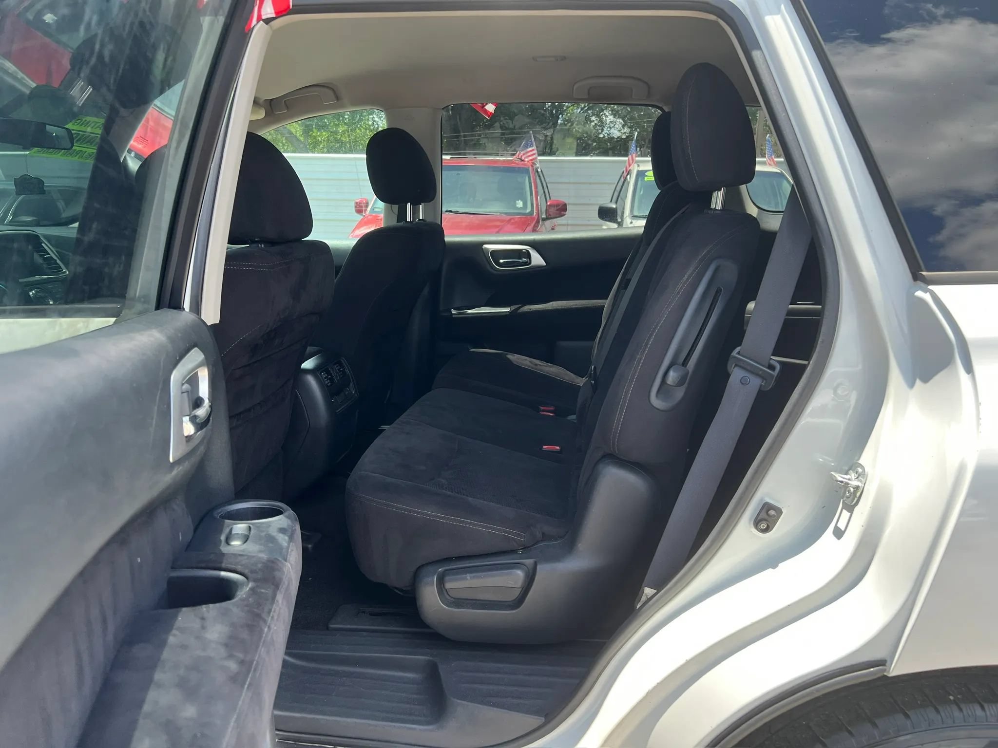 Used 2013 Nissan Pathfinder SV FWD image 11