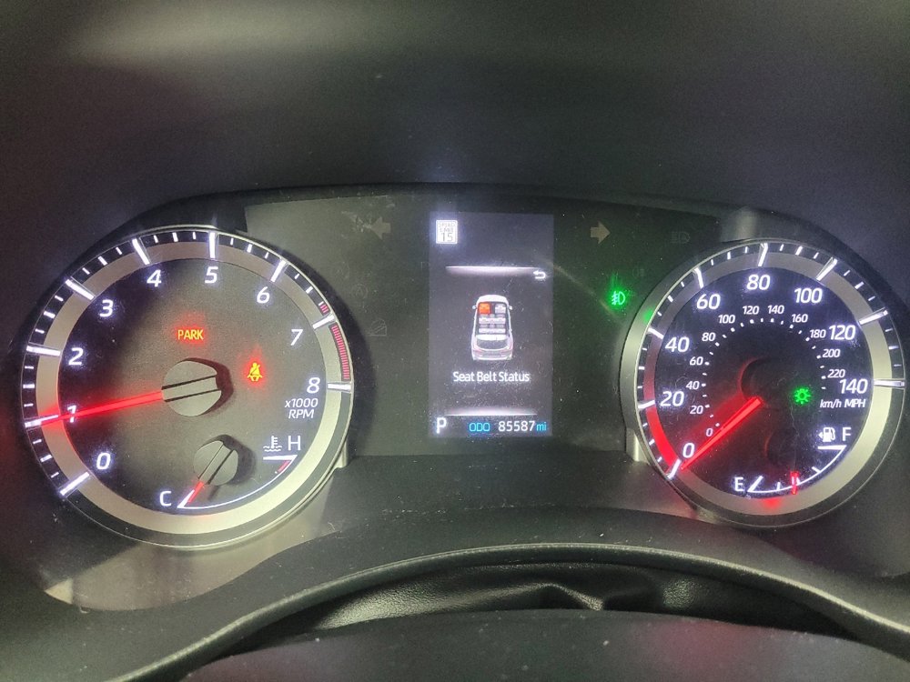 Used 2020 Toyota Highlander LE image 23