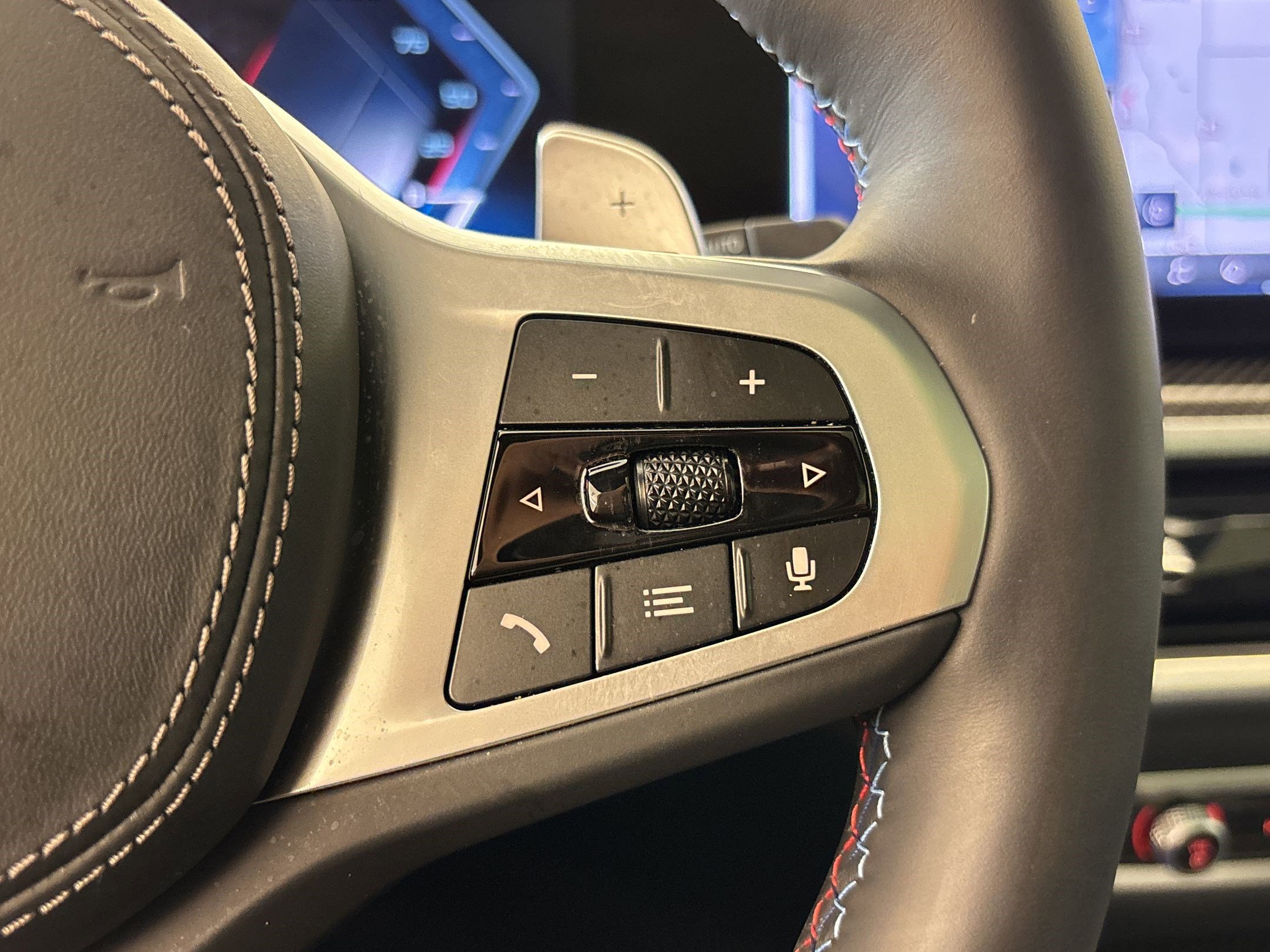 Used 2024 BMW X5 M60i w/ Executive Package image 24