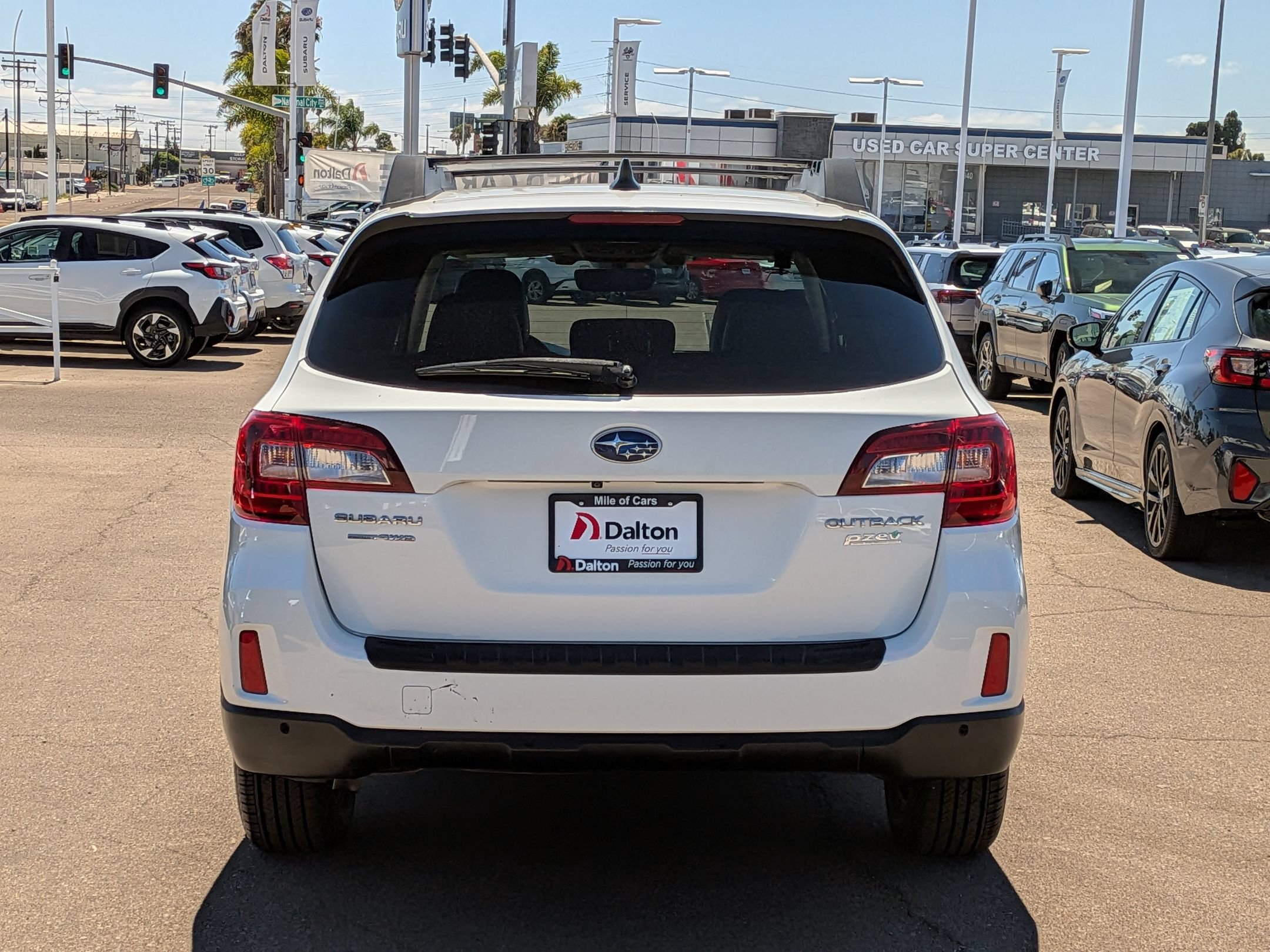 Used 2017 Subaru Outback 2.5i Limited AWD/4WD image 3