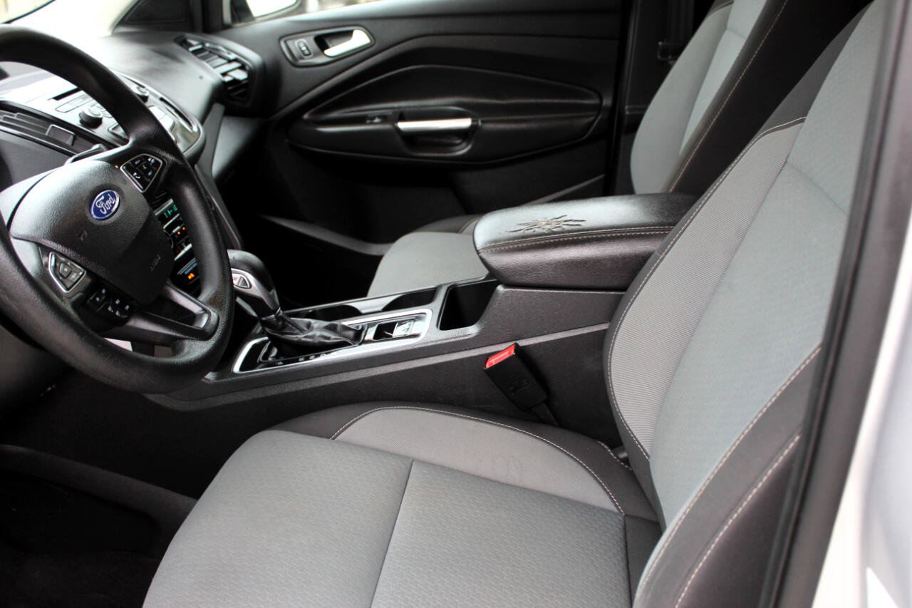 Used 2018 Ford Escape SE image 14