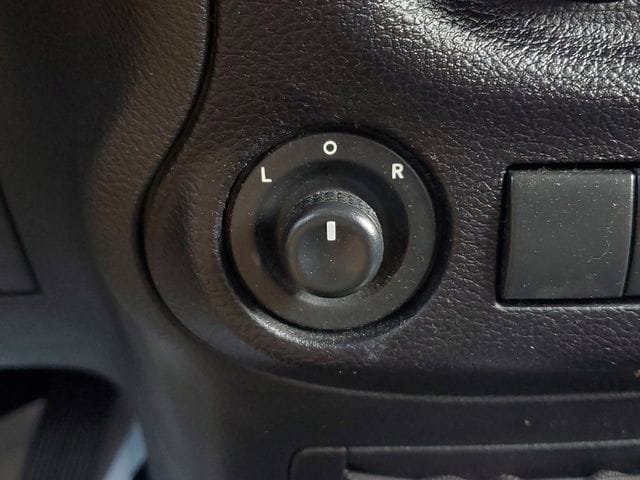 Certified 2017 Jeep Wrangler Unlimited Sahara w/ Connectivity Group AWD/4WD image 29