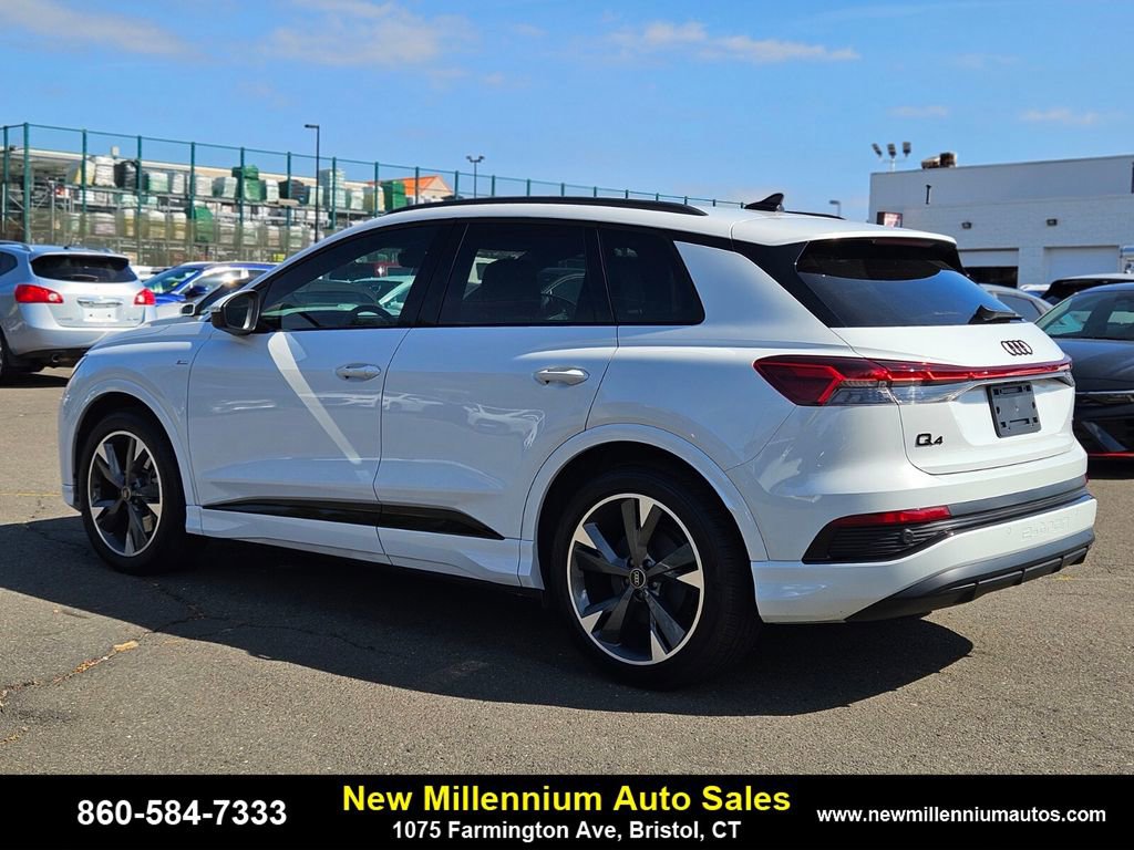 Used 2025 Audi Q4 e-tron Premium w/ Convenience Package image 3