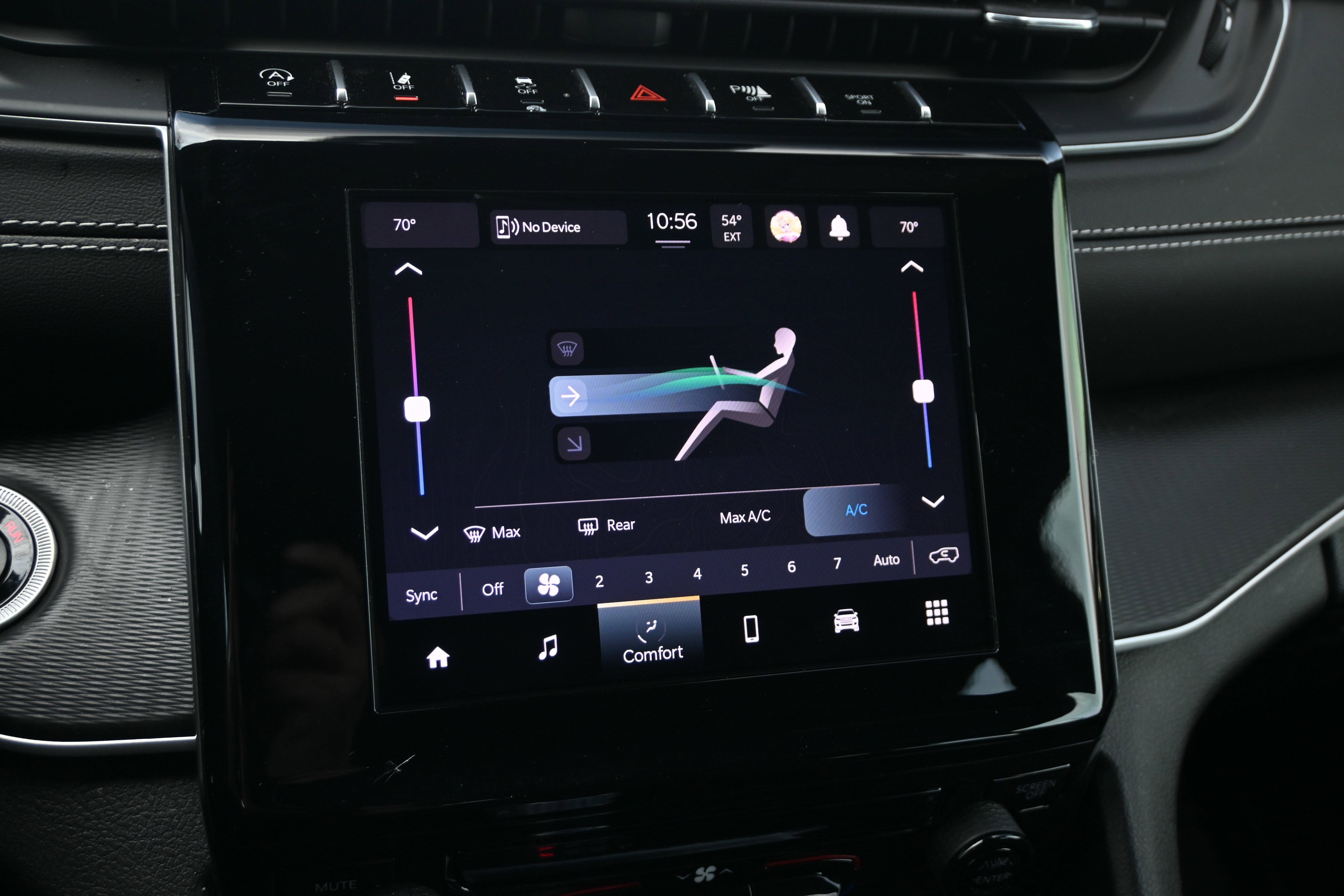 Used 2025 Jeep Grand Cherokee Laredo X image 22