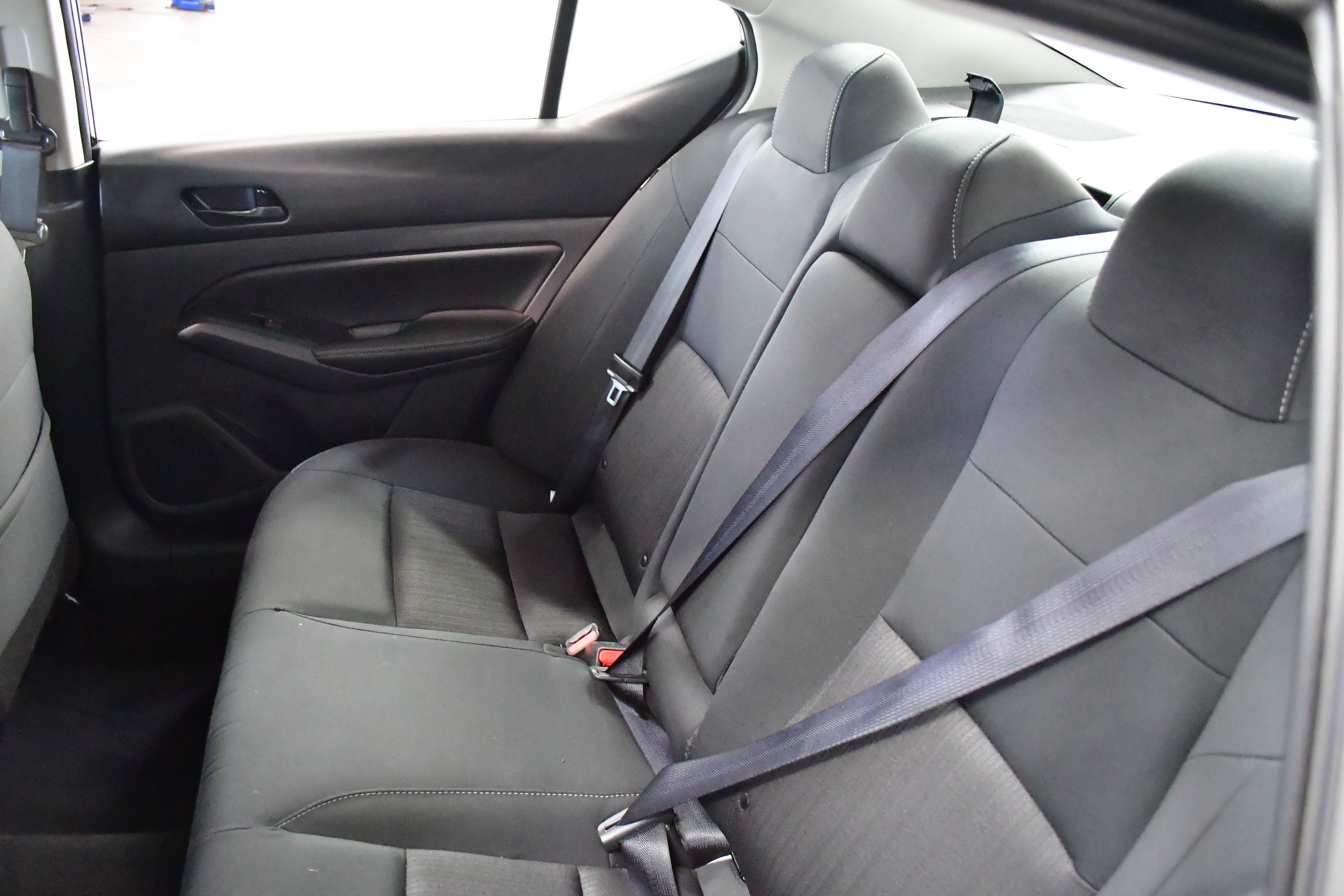 Used 2025 Nissan Altima 2.5 SV FWD image 10