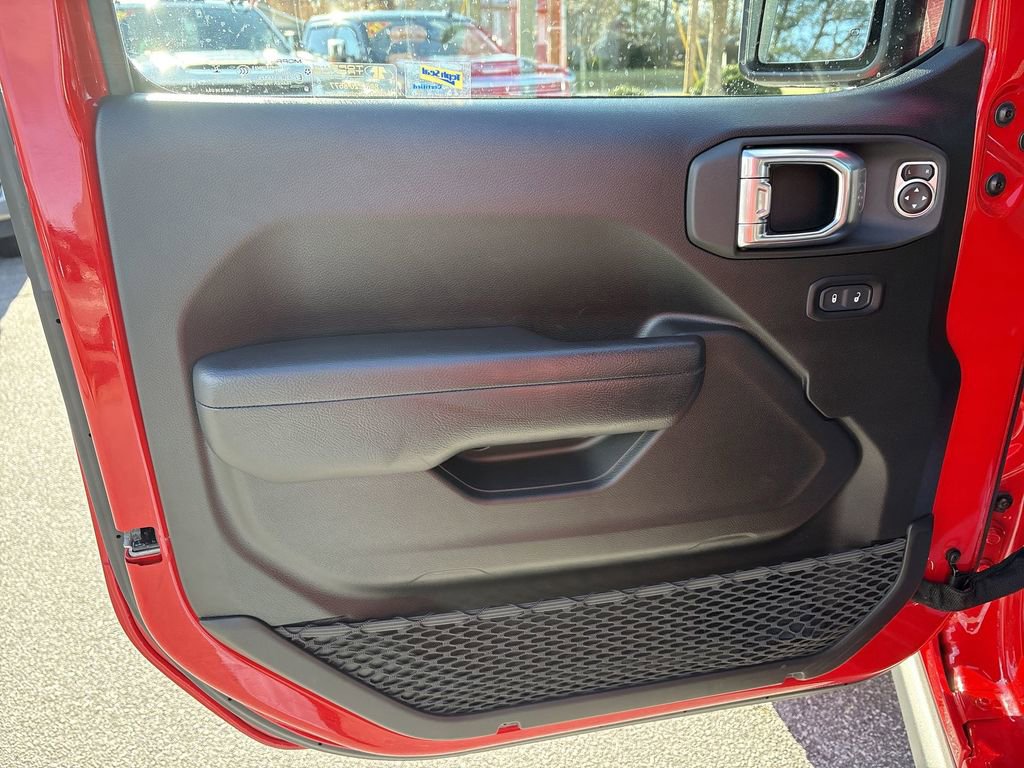 Used 2024 Jeep Wrangler Willys image 24