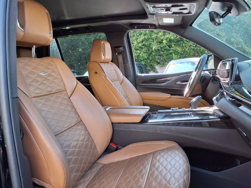 Used 2024 Cadillac Escalade Sport w/ Touring Package AWD/4WD image 20