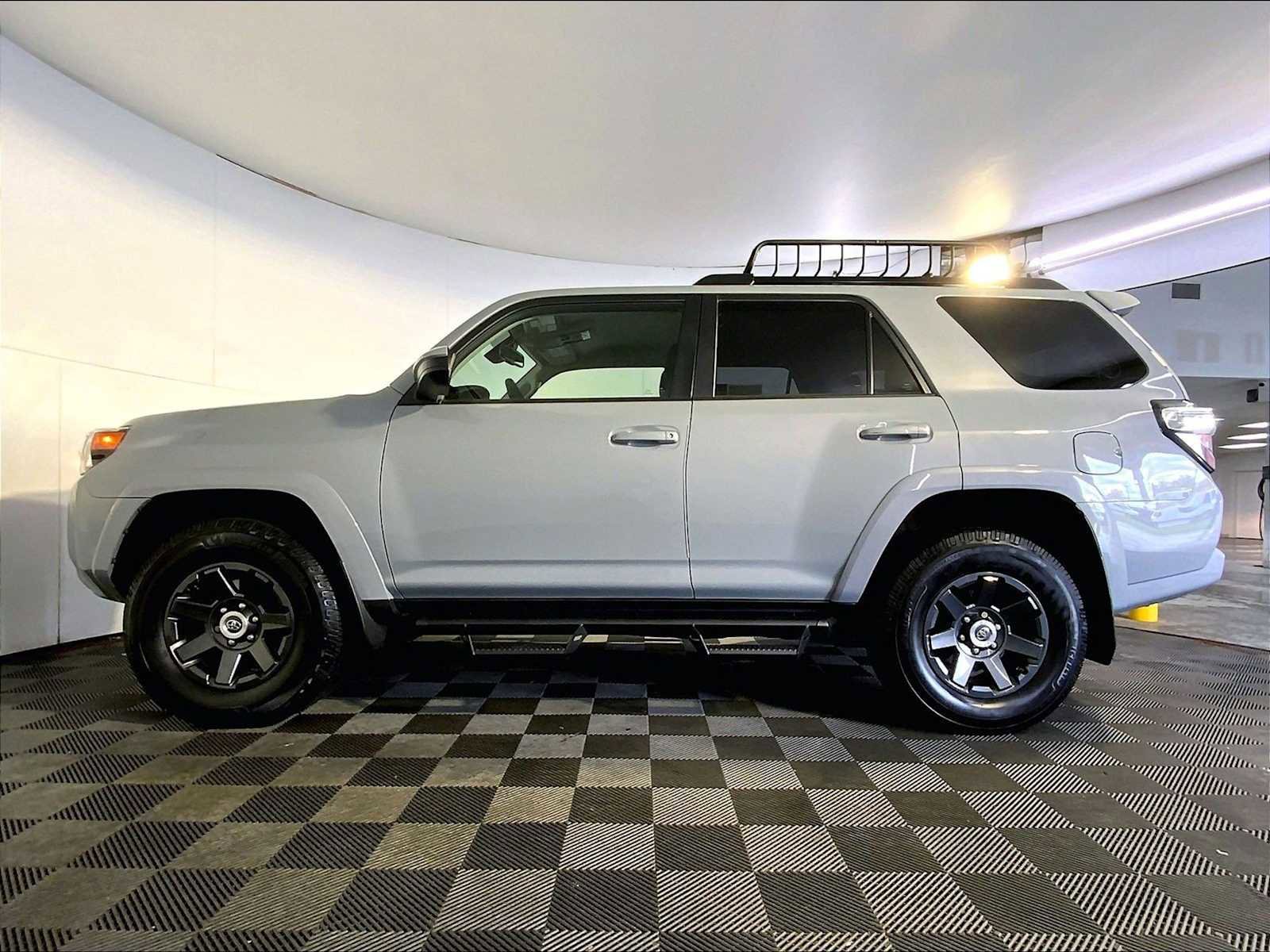 Used 2021 Toyota 4Runner Trail Special Edition AWD/4WD image 2