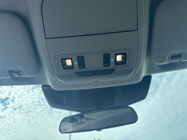 Used 2024 Ford Explorer XLT w/ Equipment Group 202A image 18