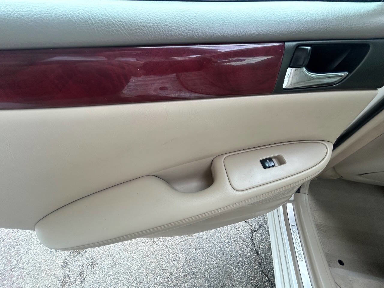 Used 2003 Lexus ES 330 FWD image 13