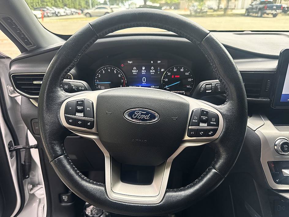Used 2022 Ford Explorer XLT w/ Equipment Group 202A RWD image 13