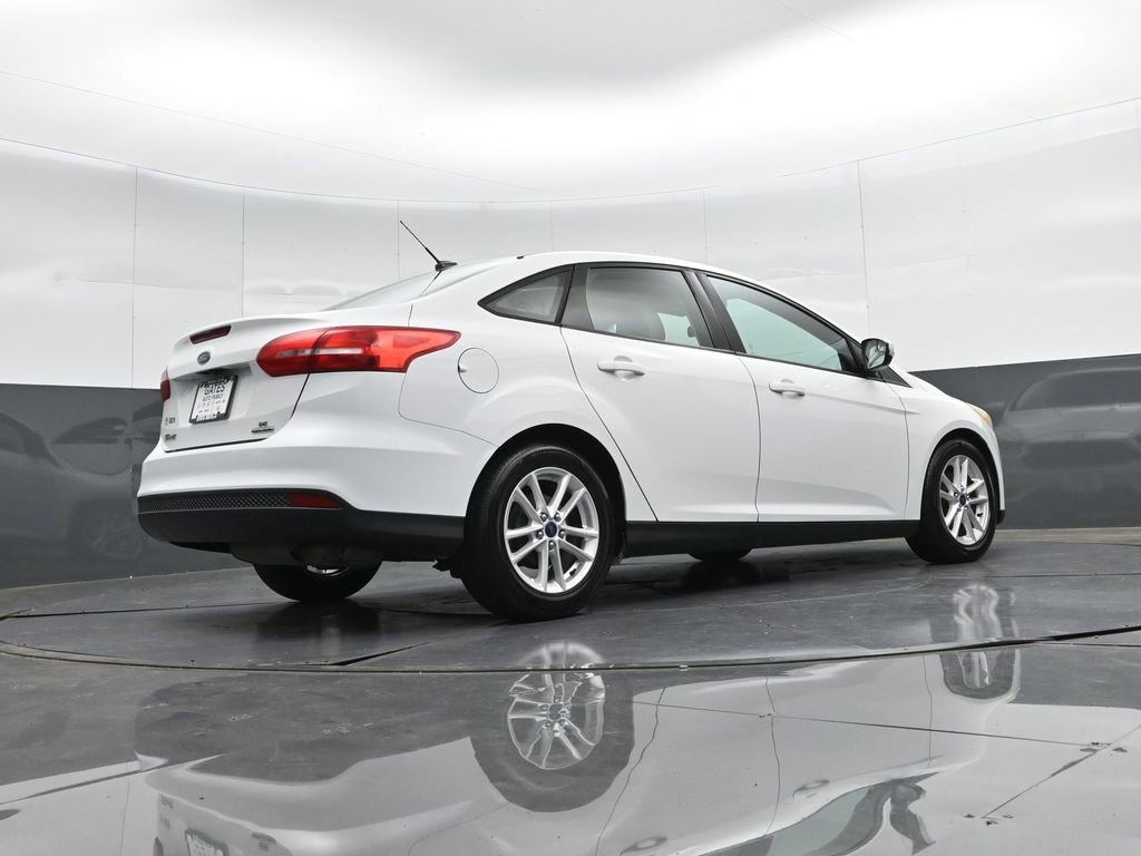 Used 2015 Ford Focus SE image 31