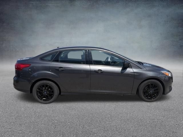 Used 2018 Ford Focus SE FWD image 5