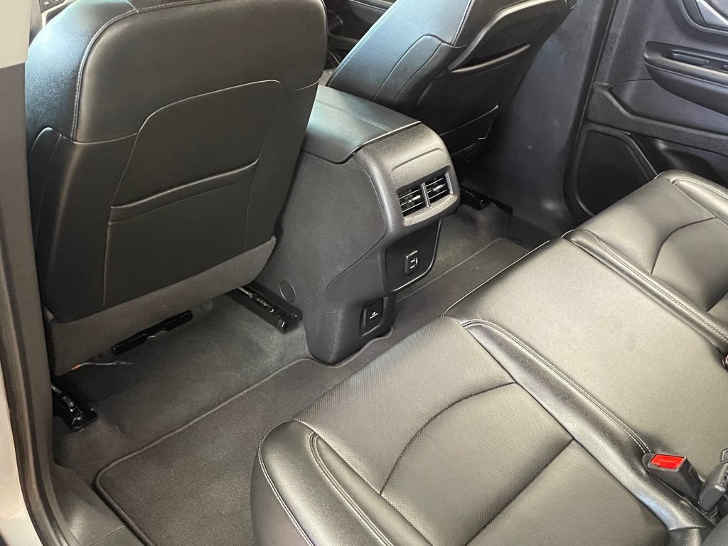 Used 2024 GMC Terrain SLT AWD/4WD image 19