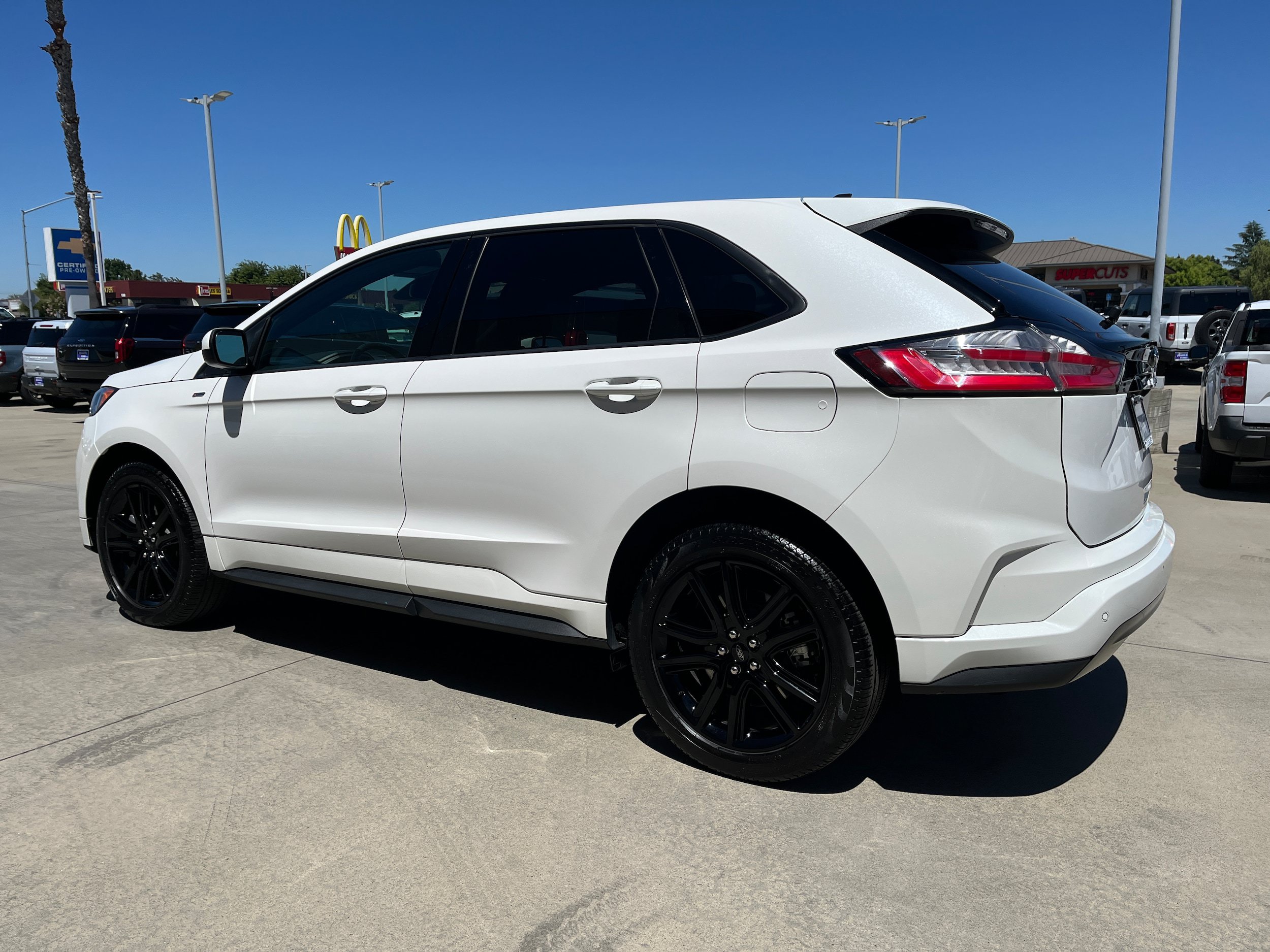 Used 2023 Ford Edge ST-Line AWD/4WD image 3
