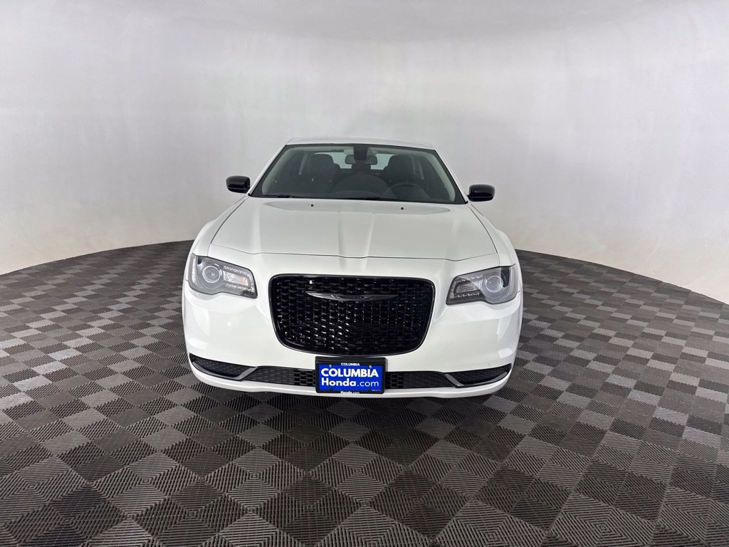 Used 2022 Chrysler 300 Touring w/ Sport Appearance Package RWD image 2