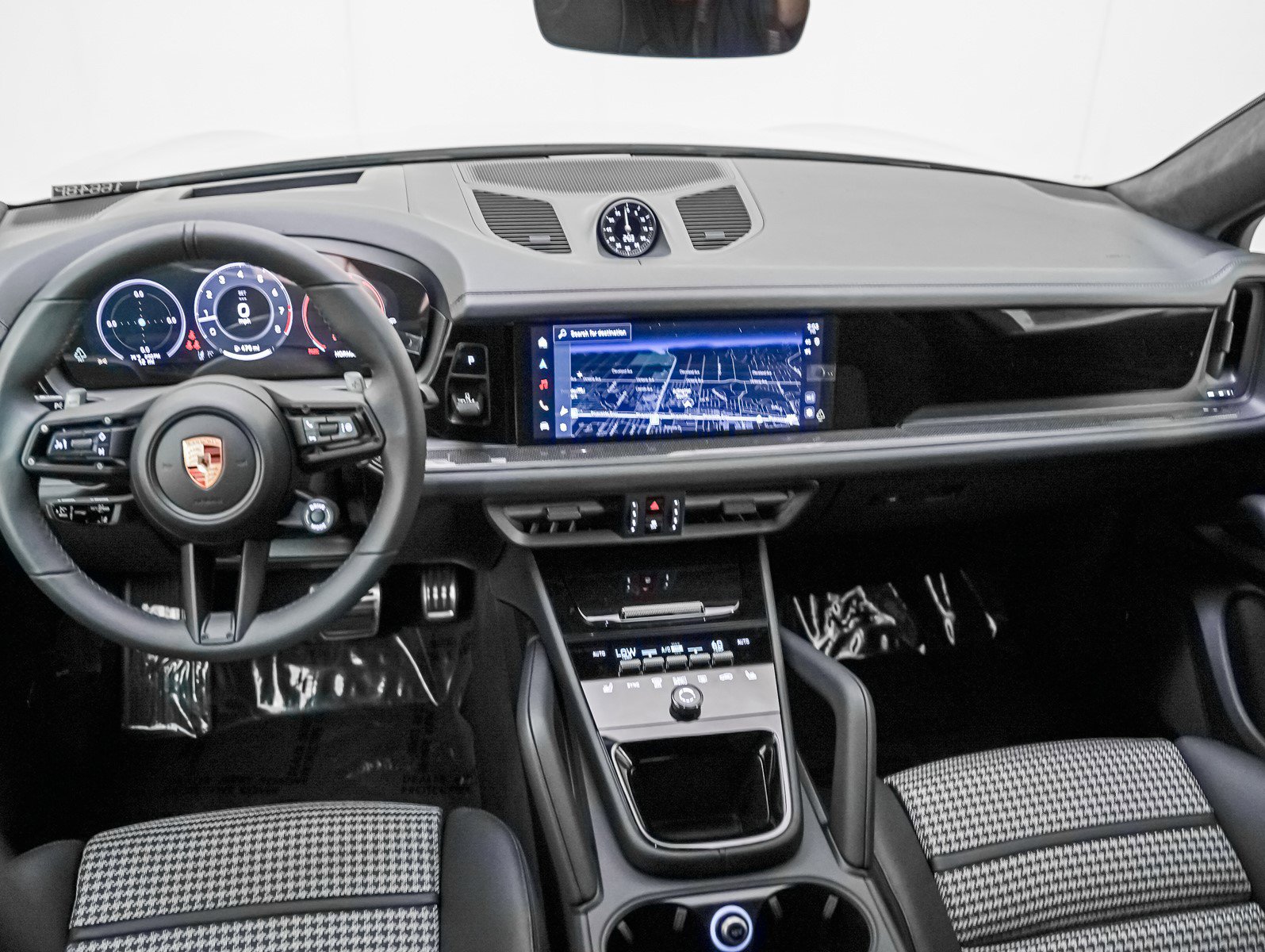 New 2026 Porsche Cayenne GTS image 19