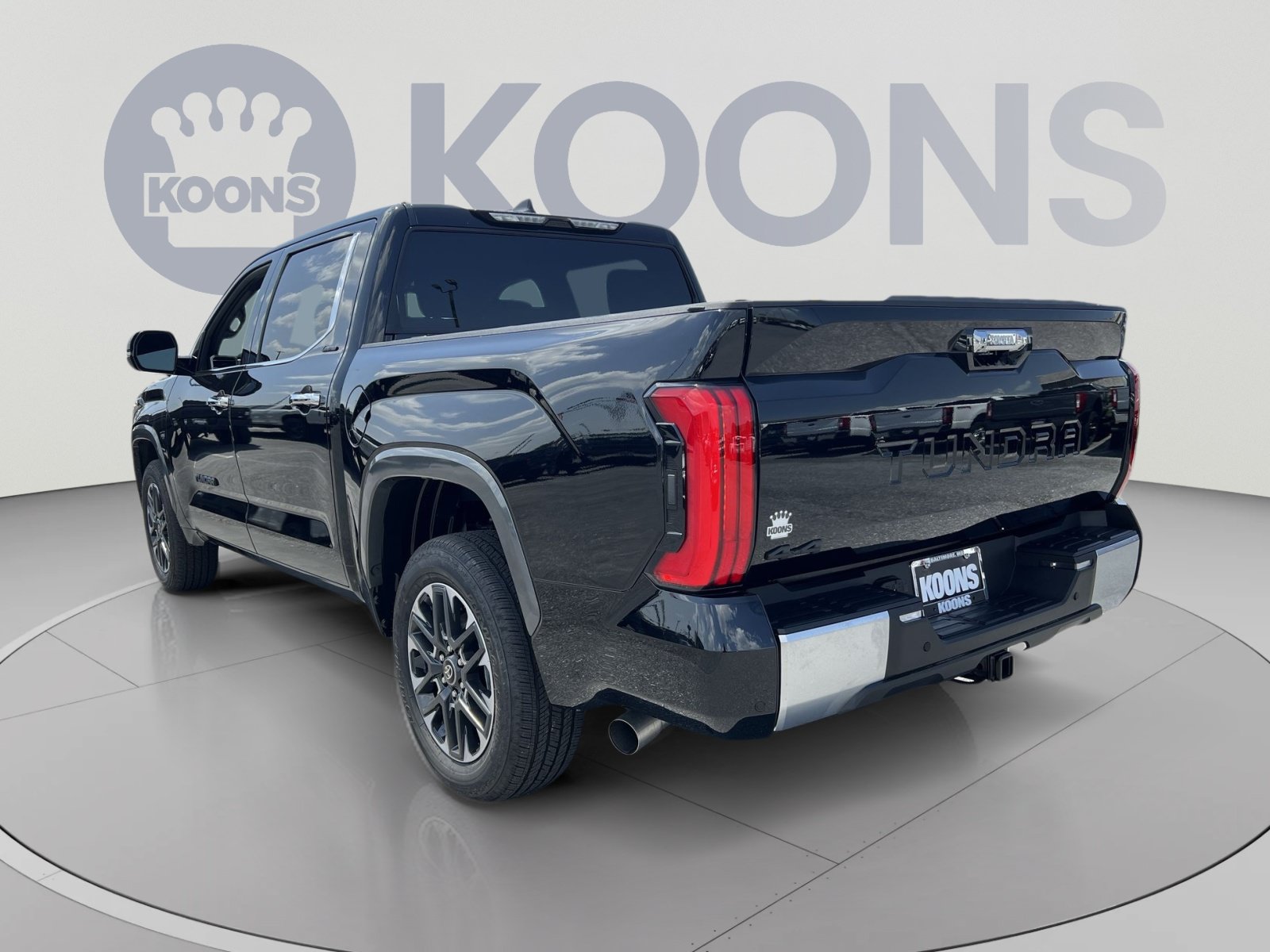 Used 2026 Toyota Tundra Limited AWD/4WD image 4