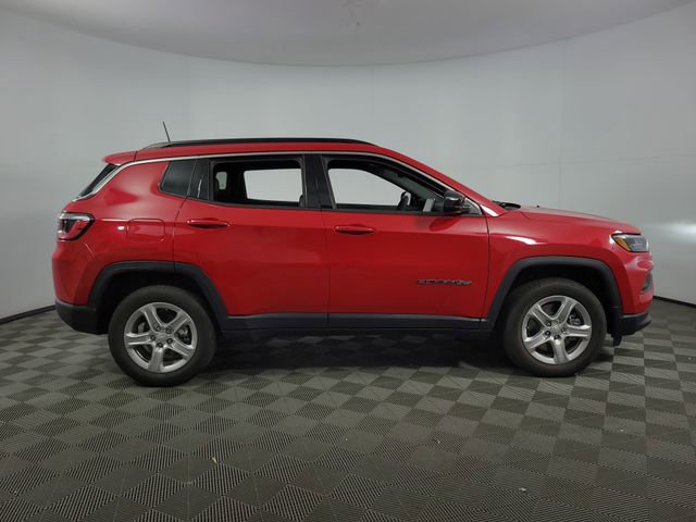 Used 2023 Jeep Compass Latitude image 9