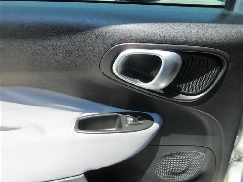 Used 2014 FIAT 500L Easy FWD image 20