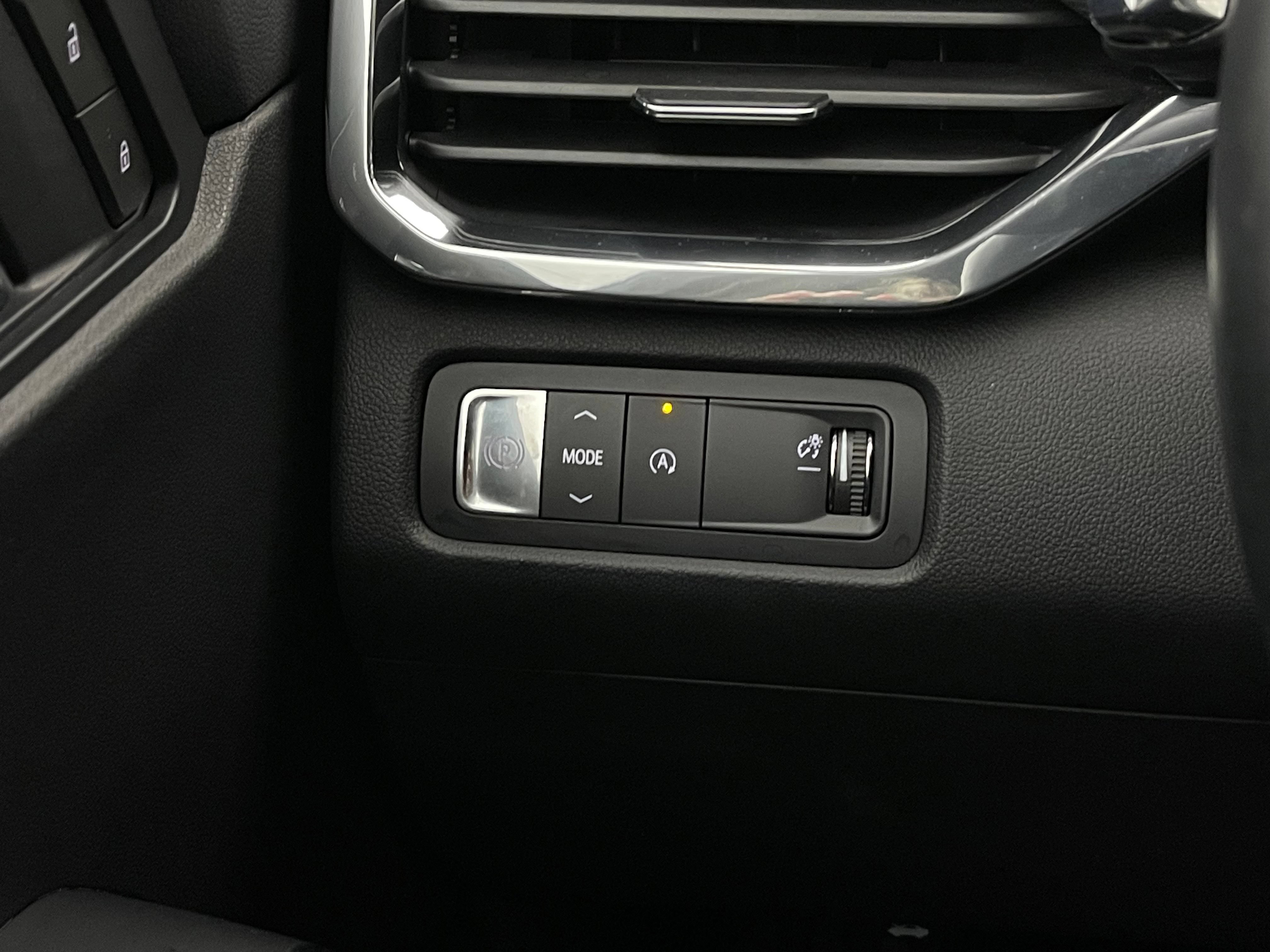 Used 2025 GMC Acadia Elevation FWD image 22