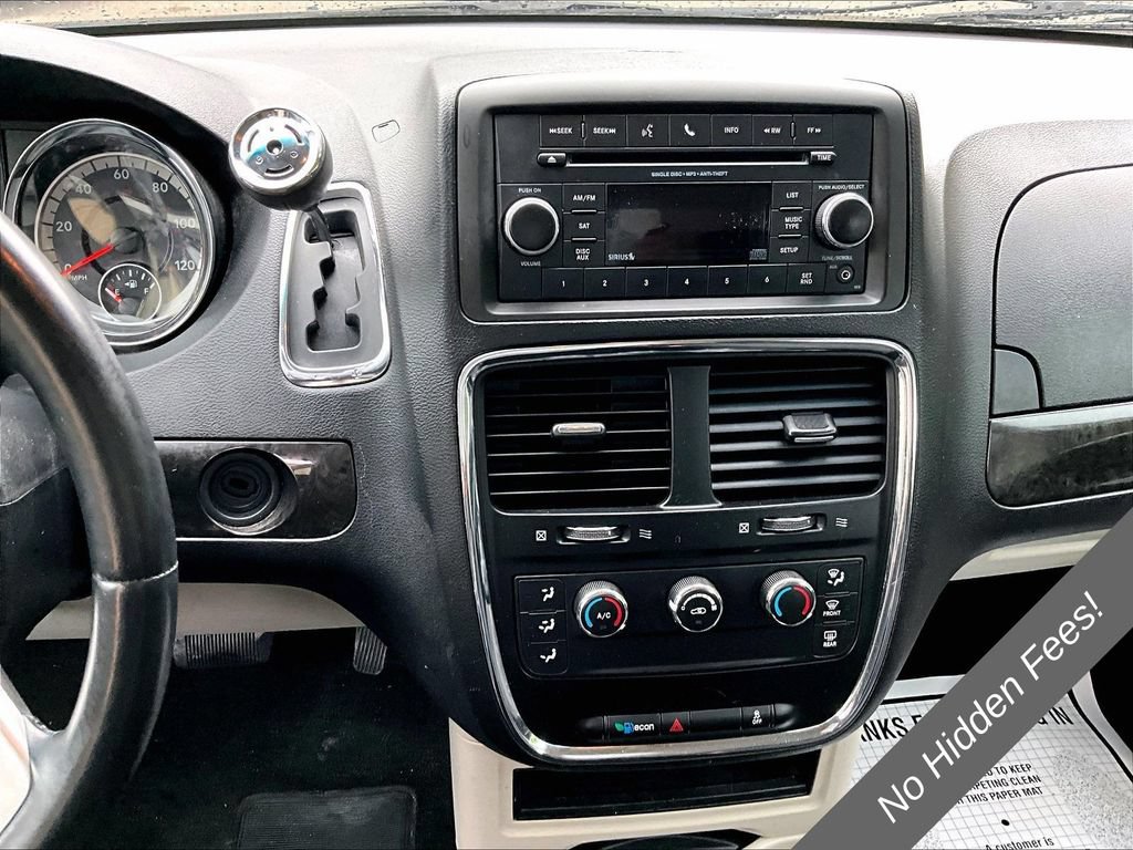 Used 2015 Dodge Grand Caravan American Value Package w/ UConnect Hands-Free Group FWD image 6
