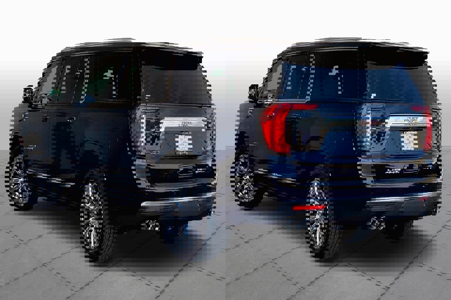 Used 2023 GMC Yukon XL Denali w/ Denali Reserve Package image 17