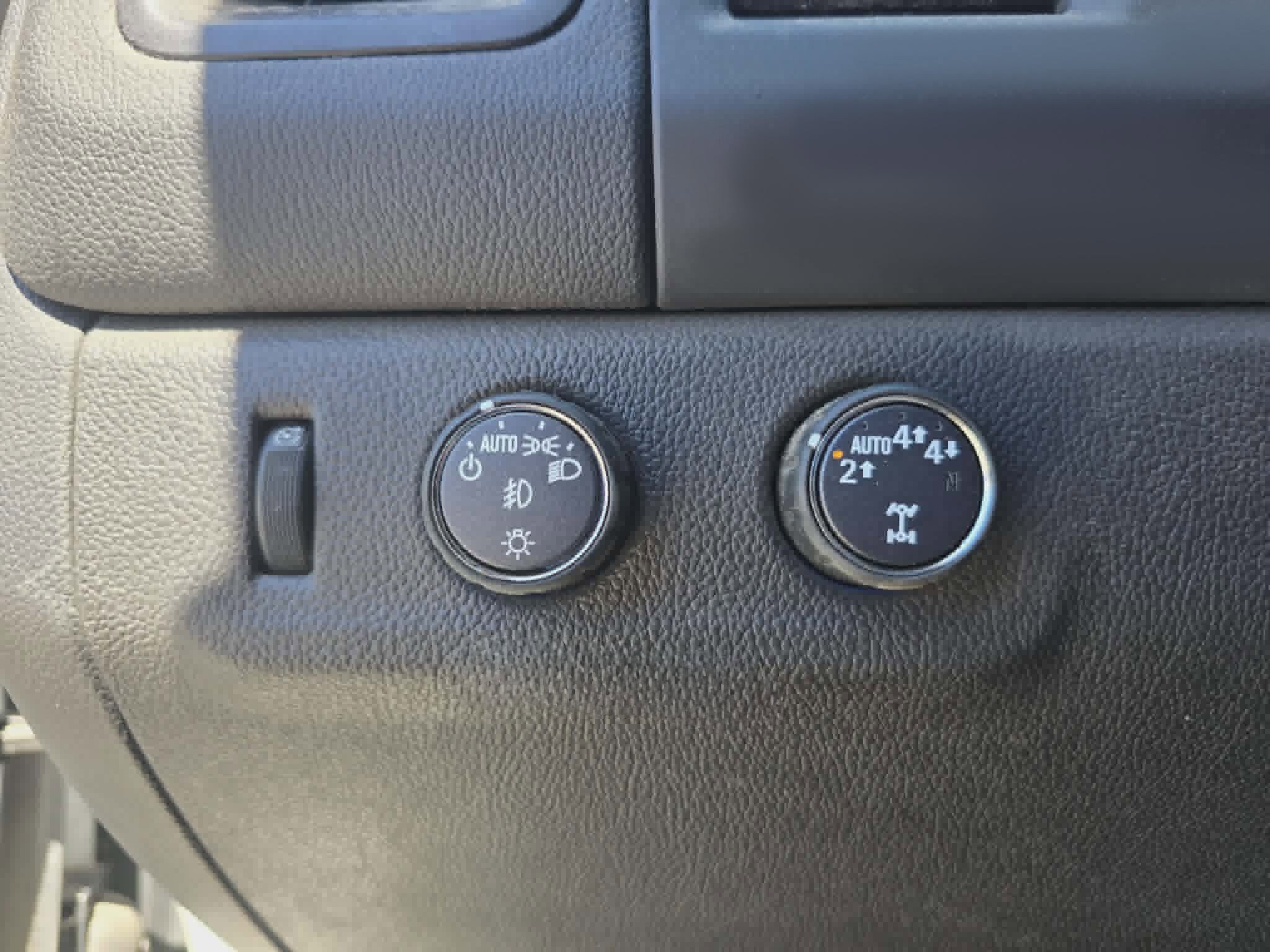 Used 2022 Chevrolet Colorado LT w/ LT Convenience Package AWD/4WD image 13