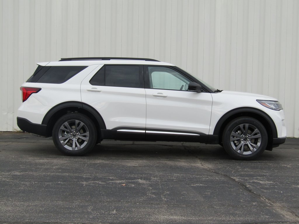 New 2025 Ford Explorer Active image 2