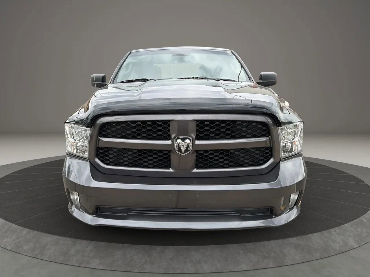Used 2017 RAM 1500 Express AWD/4WD image 2