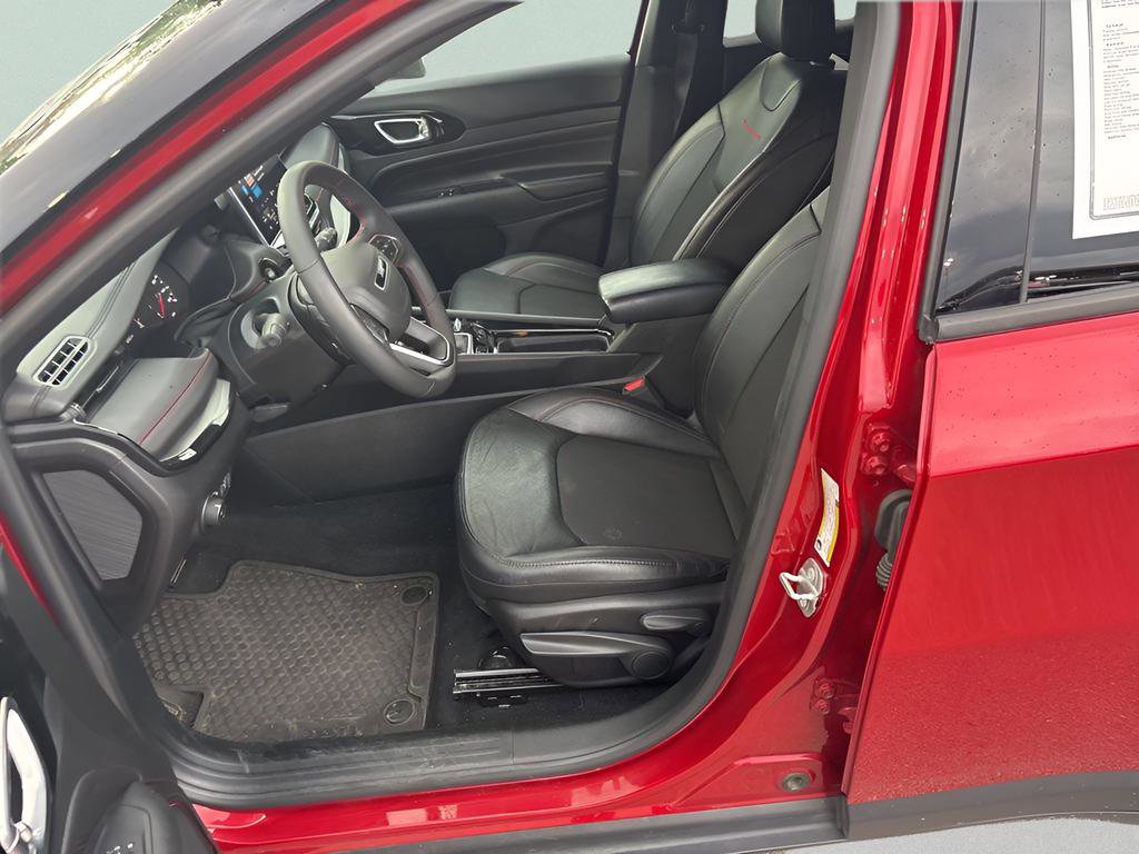 Used 2025 Jeep Compass Trailhawk AWD/4WD image 9