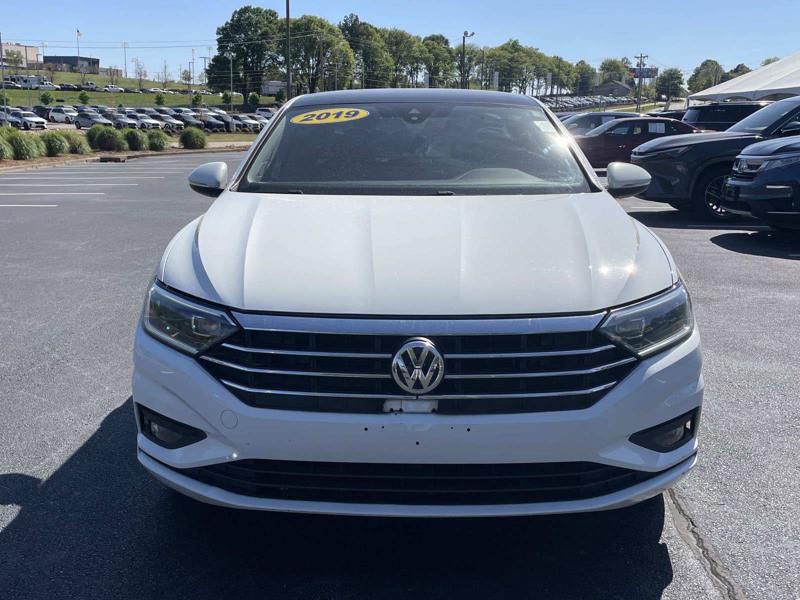 Used 2019 Volkswagen Jetta SEL Premium FWD image 2